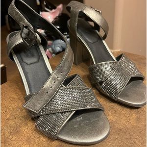 Size 8.5 heels Kenneth Cole Reaction